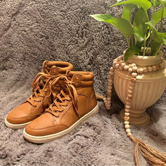 Men’s leather Goodfellow & co high tops - Picture 5 of 13